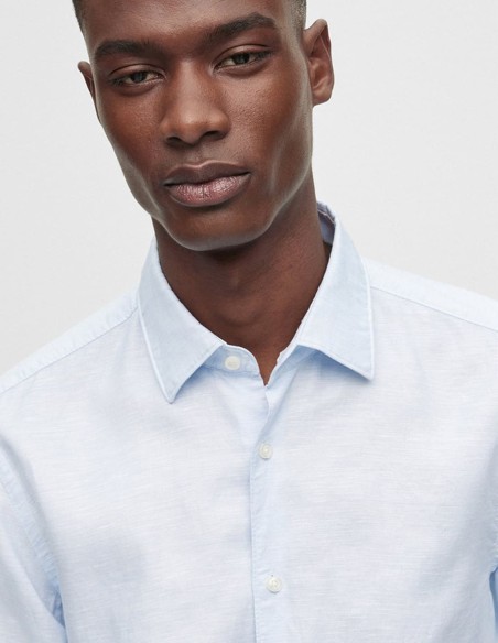 CASUAL FIT SHIRT IN A LINEN BLEND WITH COTTON
