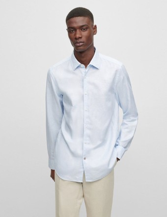 CASUAL FIT SHIRT IN A LINEN...
