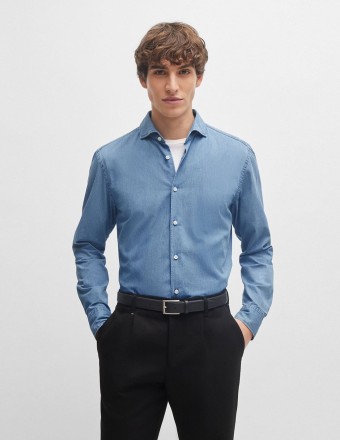 CASUAL FIT SHIRT IN WASHED...