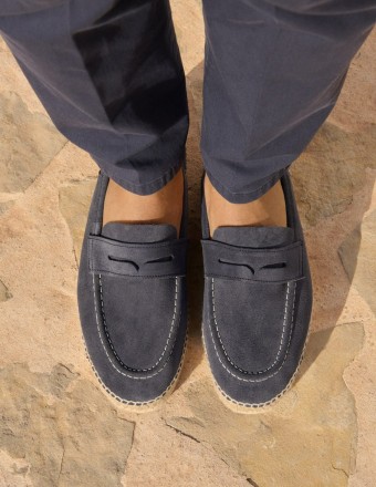 SUEDE HAMPTONS LOAFERS... 2