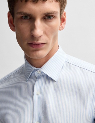 SLIM FIT SHIRT IN A STRIPED LINEN BLEND