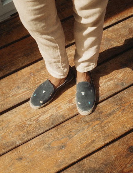 ΕΣΠΑΝΤΡΙΓΙΕΣ SUEDE PORTOFINO DRY GIN X MANEBI