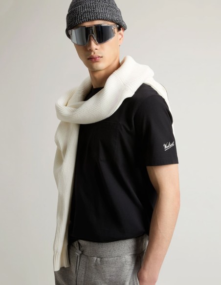 T-SHIRT ΜΕ ΤΣΕΠΑΚΙ