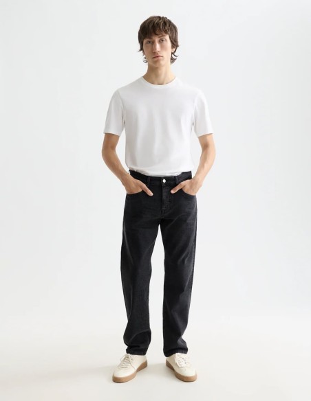 ESSENTIALS THE ZEE STRAIGHT JEANS