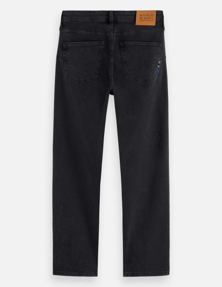 ESSENTIALS THE ZEE STRAIGHT JEANS