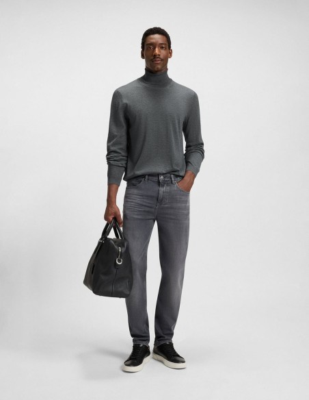 SLIM FIT ROLLNECK SWEATER IN VIRGIN WOOL