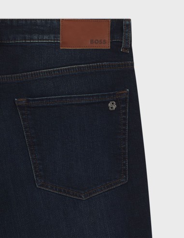 TAPERED FIT JEANS