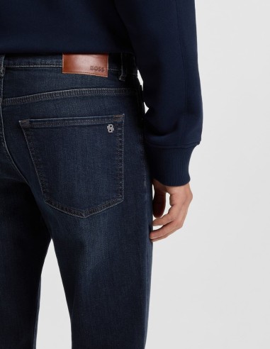TAPERED FIT JEANS