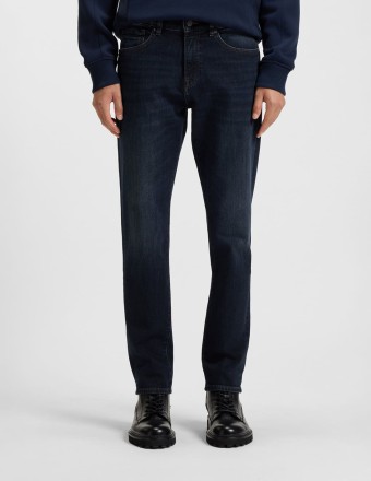 TAPERED FIT JEANS