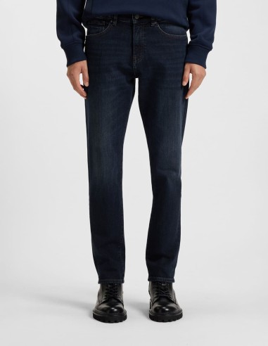 TAPERED FIT JEANS