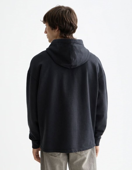 HOODED SWEATSHIRT