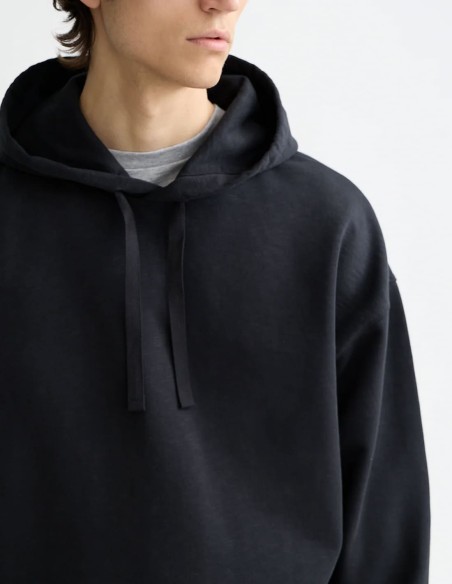 HOODED SWEATSHIRT