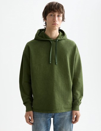 HOODED SWEATSHIRT