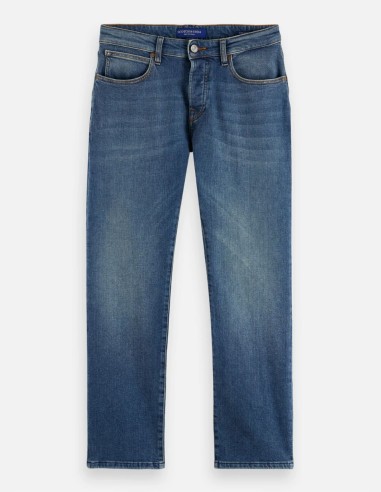 THE ZEE STRAIGHT FIT ESSENTIALS JEANS