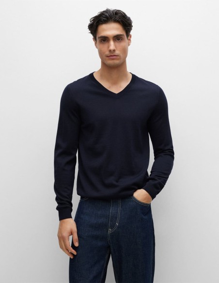 V-NECK SLIM FIT SWEATER IN VIRGIN WOOL